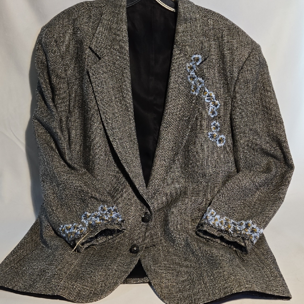 Upcycled Mens Tweed Blazer With Embroidery